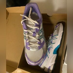 ASICS sneakers good condition.